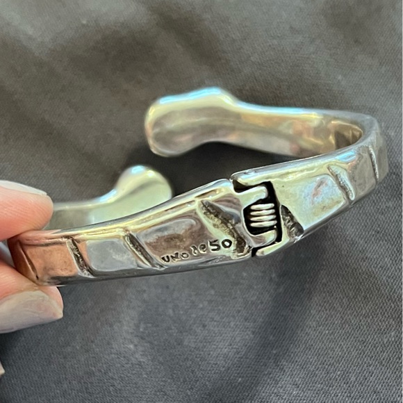 Uno de 50 hinged stone bracelet - Picture 2 of 3